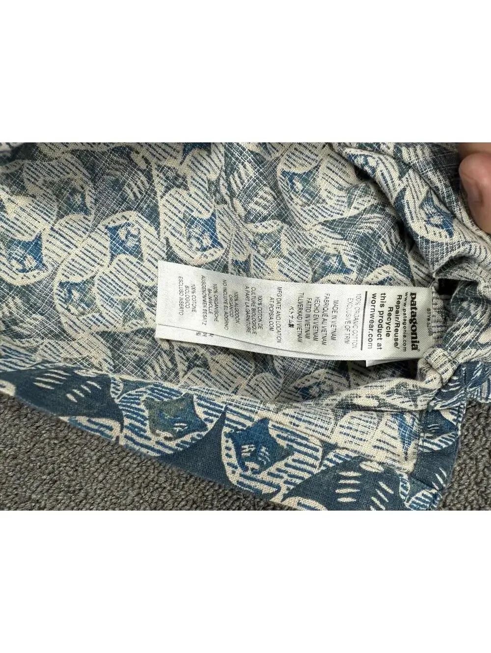 Patagonia Pataloha Men's XL Short Sleeve Hawaiian Shirt Blue Stingray Pattern - Picture 4 of 9